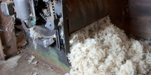 A video documentary of washing and drying wool at the 140 year old Courtney Woolen Mill.